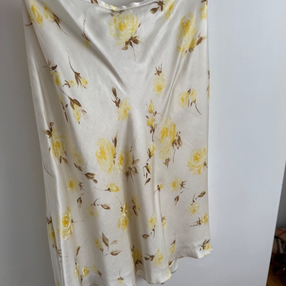 Banana Republic Low Rise midi skirt - Picture 10 of 10